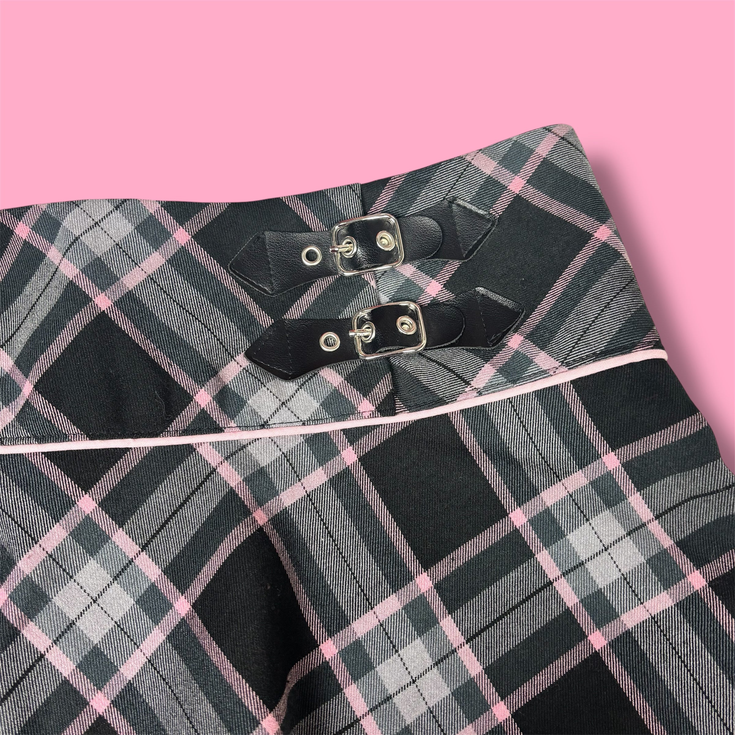 VTG Joe Benbasset Plaid Buckle Detail Mini Skirt
